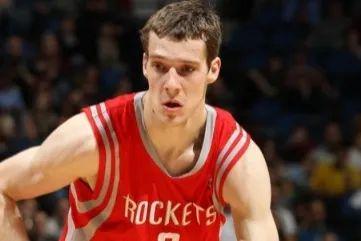 年轻锋线潜 年轻锋线潜