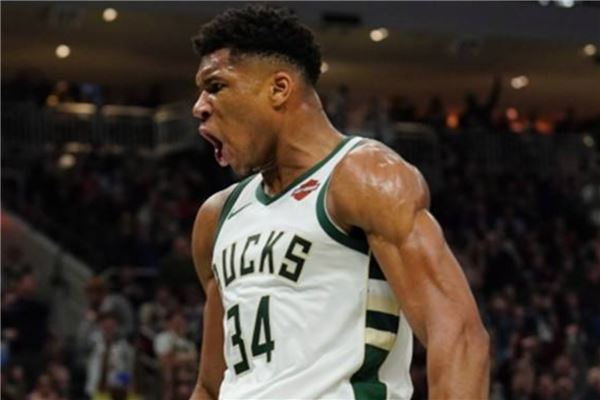 次传球失误 次传球失误